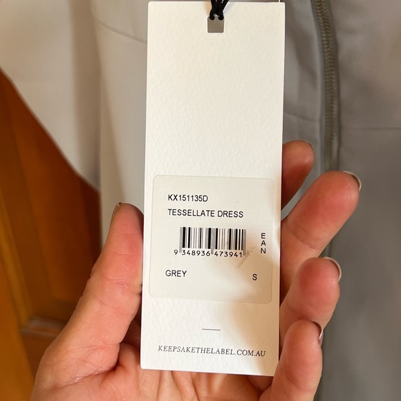 Gorgeous Keepsake dress - Picture 5 of 6